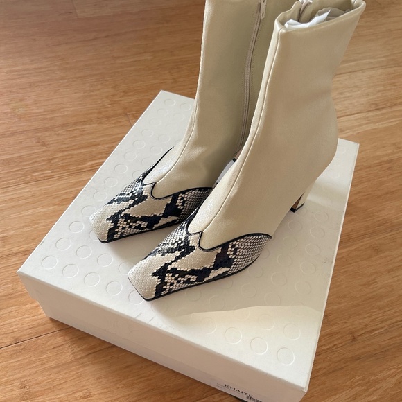 Khaite Dallas Stretch Leather Ankle Boots - Picture 5 of 5